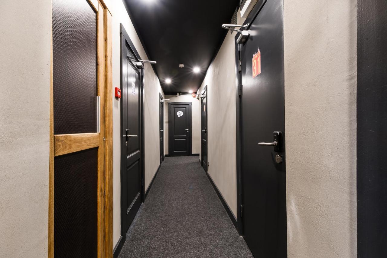 Wicked Weasel Hostel Riga Esterno foto