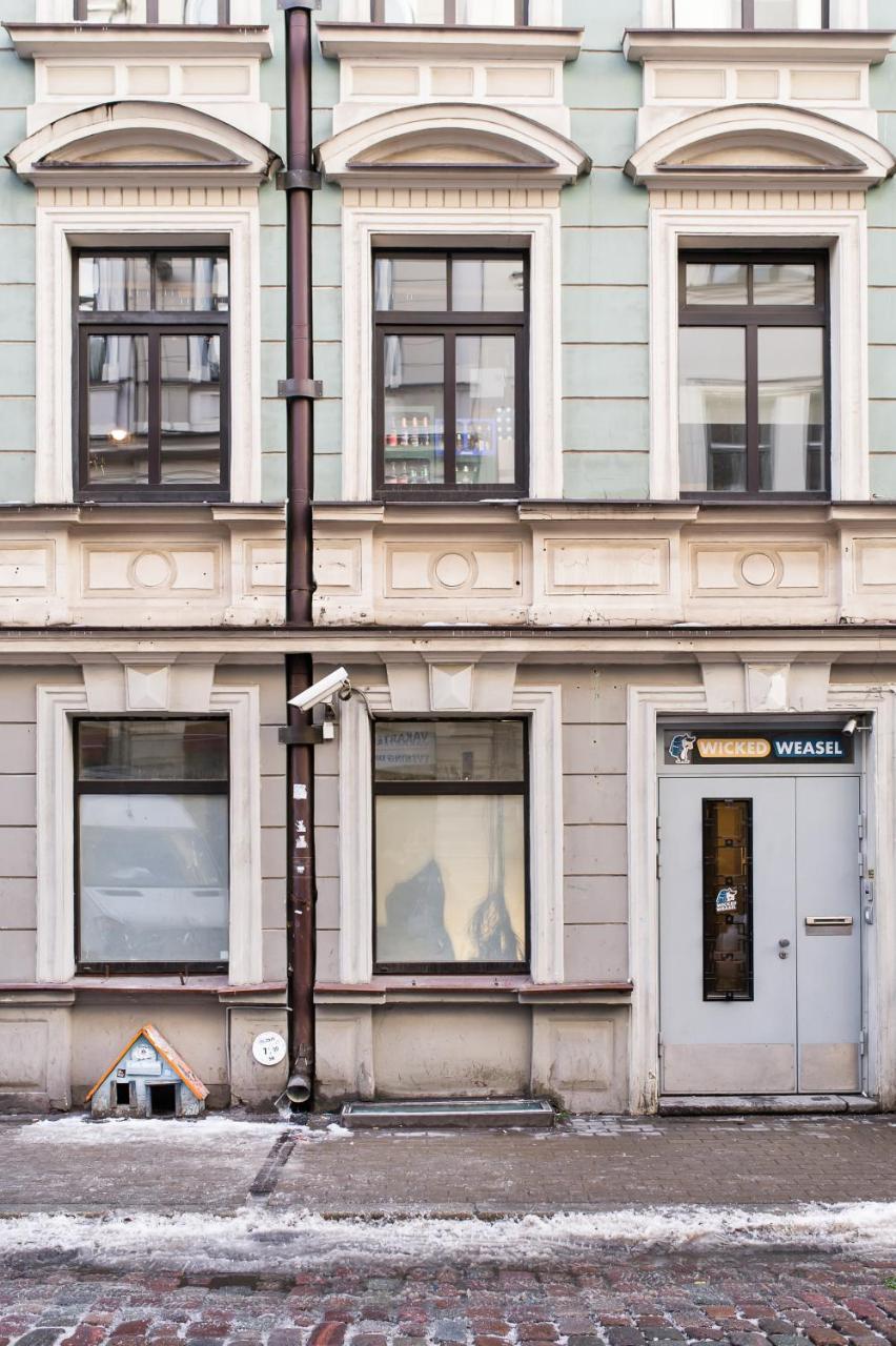 Wicked Weasel Hostel Riga Esterno foto